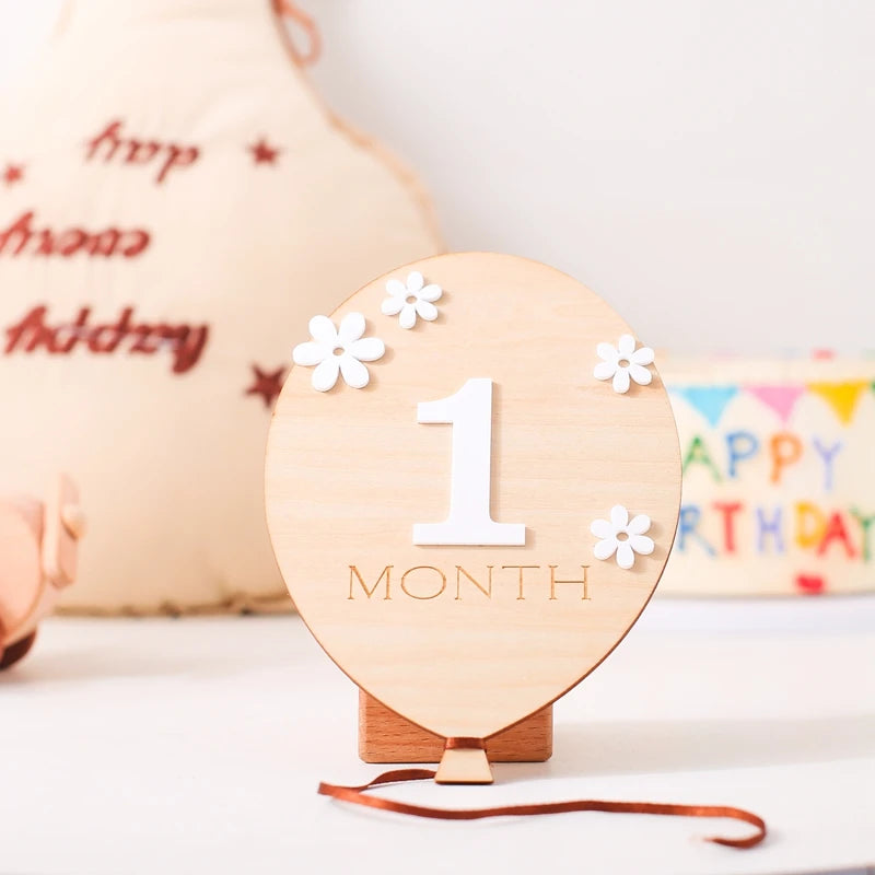 2Pcs Baby Wooden Balloon Milestone Cards Photography Accessories Baby Photography Shooting Props For Newborn Birthing Gifts