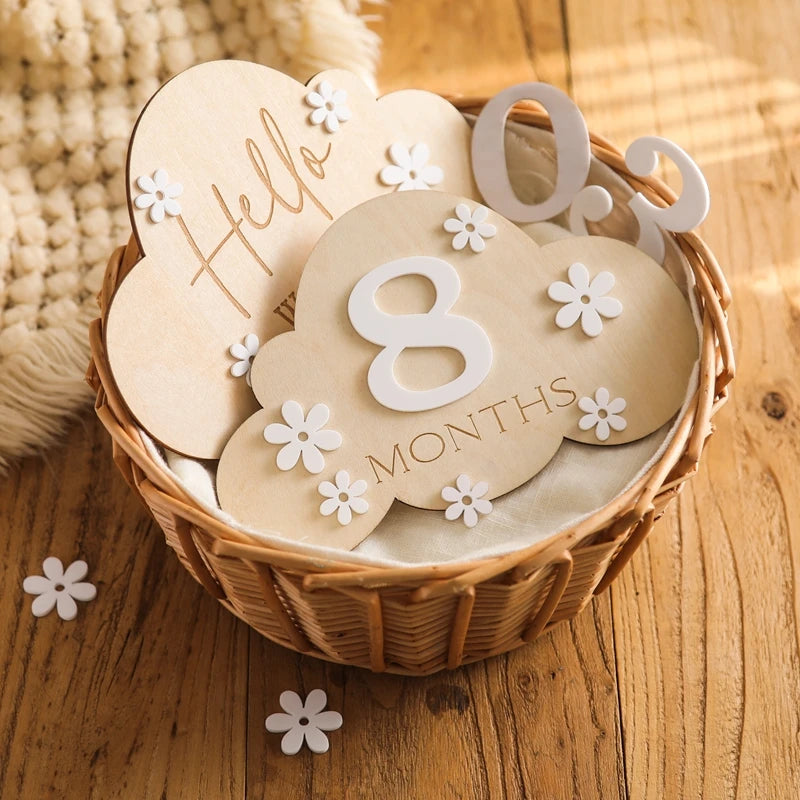 2Pcs Baby Wooden Balloon Milestone Cards Photography Accessories Baby Photography Shooting Props For Newborn Birthing Gifts