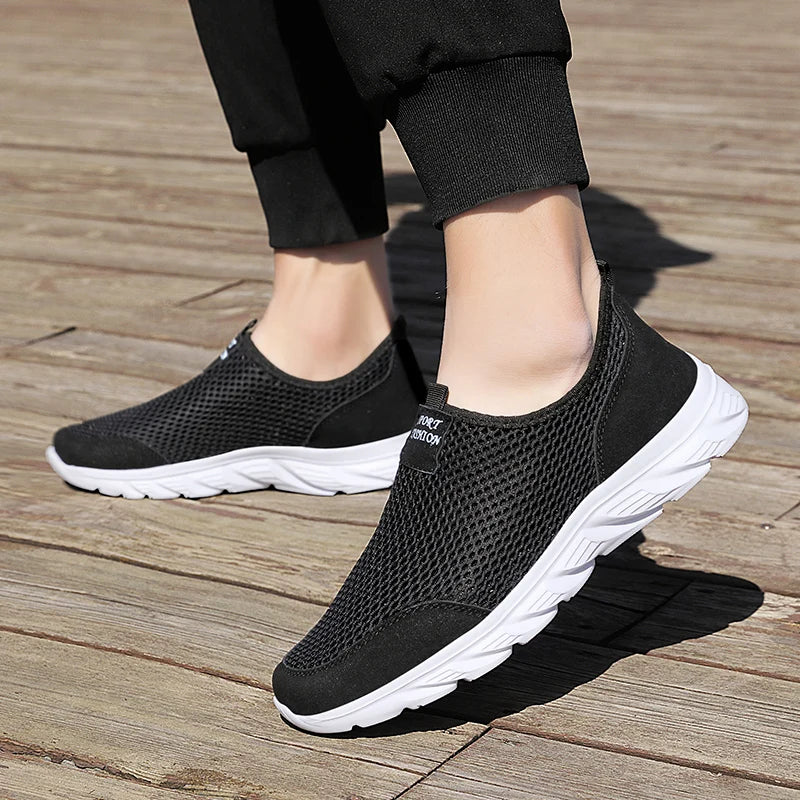 Men’s Breathable Sports Shoes