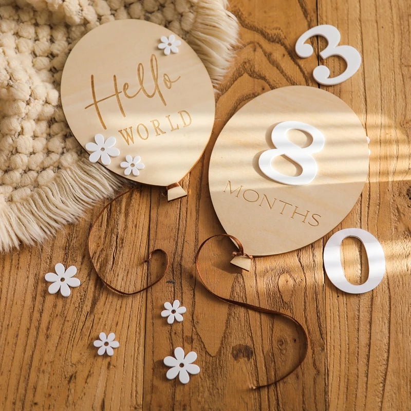 2Pcs Baby Wooden Balloon Milestone Cards Photography Accessories Baby Photography Shooting Props For Newborn Birthing Gifts