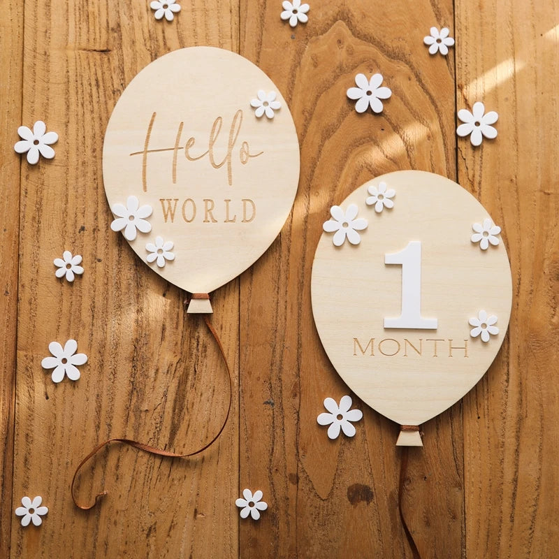 2Pcs Baby Wooden Balloon Milestone Cards Photography Accessories Baby Photography Shooting Props For Newborn Birthing Gifts