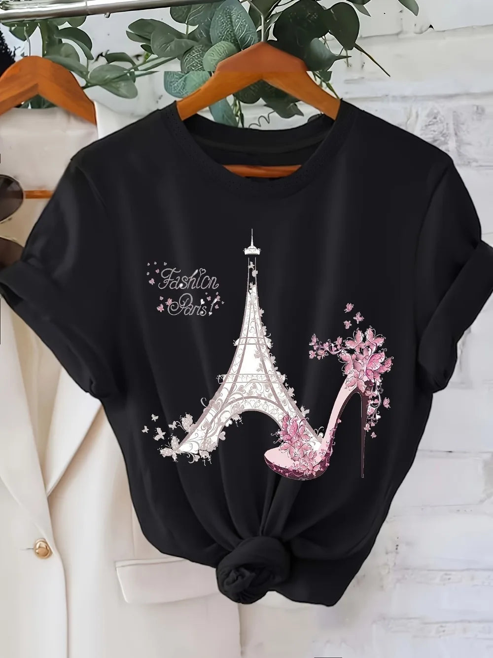 Vibrant Eiffel Tower Graphic Tee Casual Short Sleeve Crew Neck Top for Spring & Summer with Comfortable