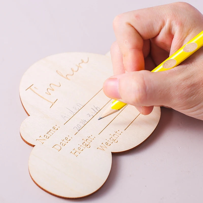 2Pcs Baby Wooden Balloon Milestone Cards Photography Accessories Baby Photography Shooting Props For Newborn Birthing Gifts
