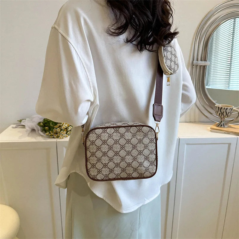 Shop Chic Vintage Crossbody Bags - Trendy Small Shell Purse & Designer Handbag