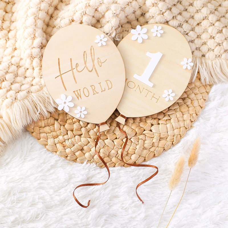 2Pcs Baby Wooden Balloon Milestone Cards Photography Accessories Baby Photography Shooting Props For Newborn Birthing Gifts